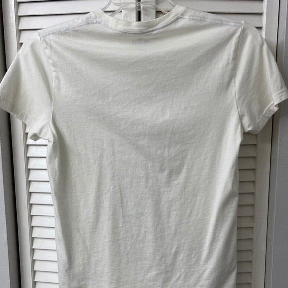 Hollister t-shirt (Size XS) - Picture 3 of 4